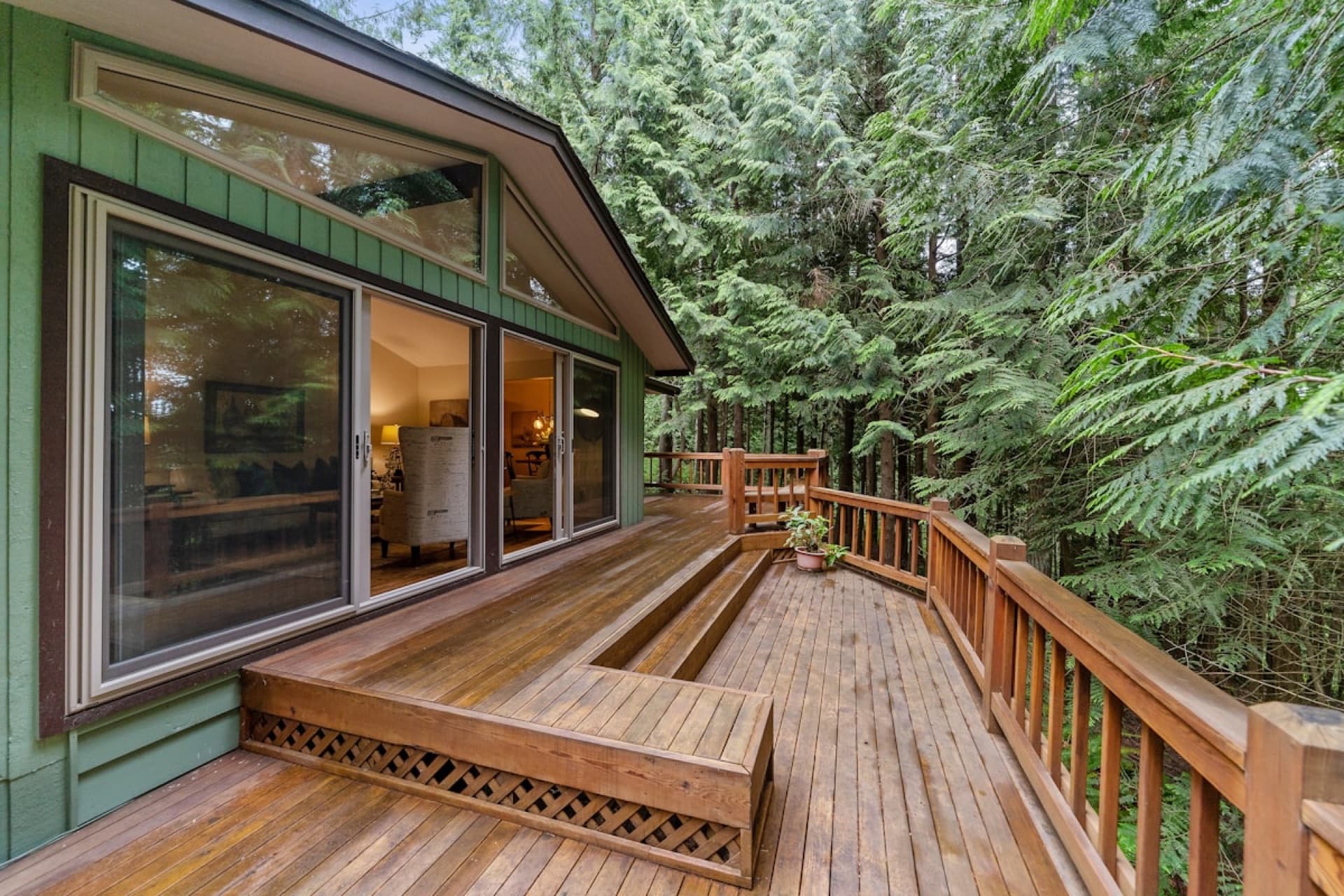 Deck with railing